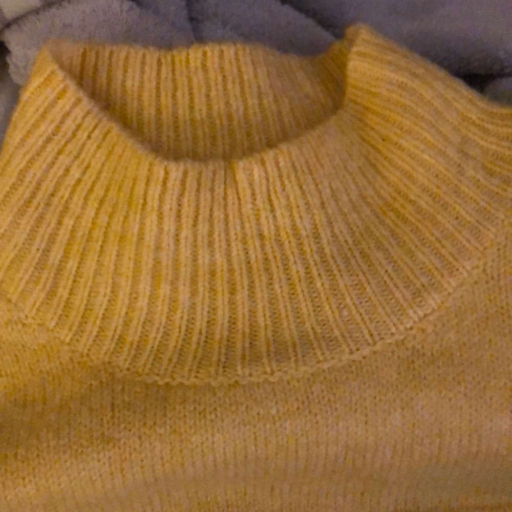 Sweater - Picture 6 of 6
